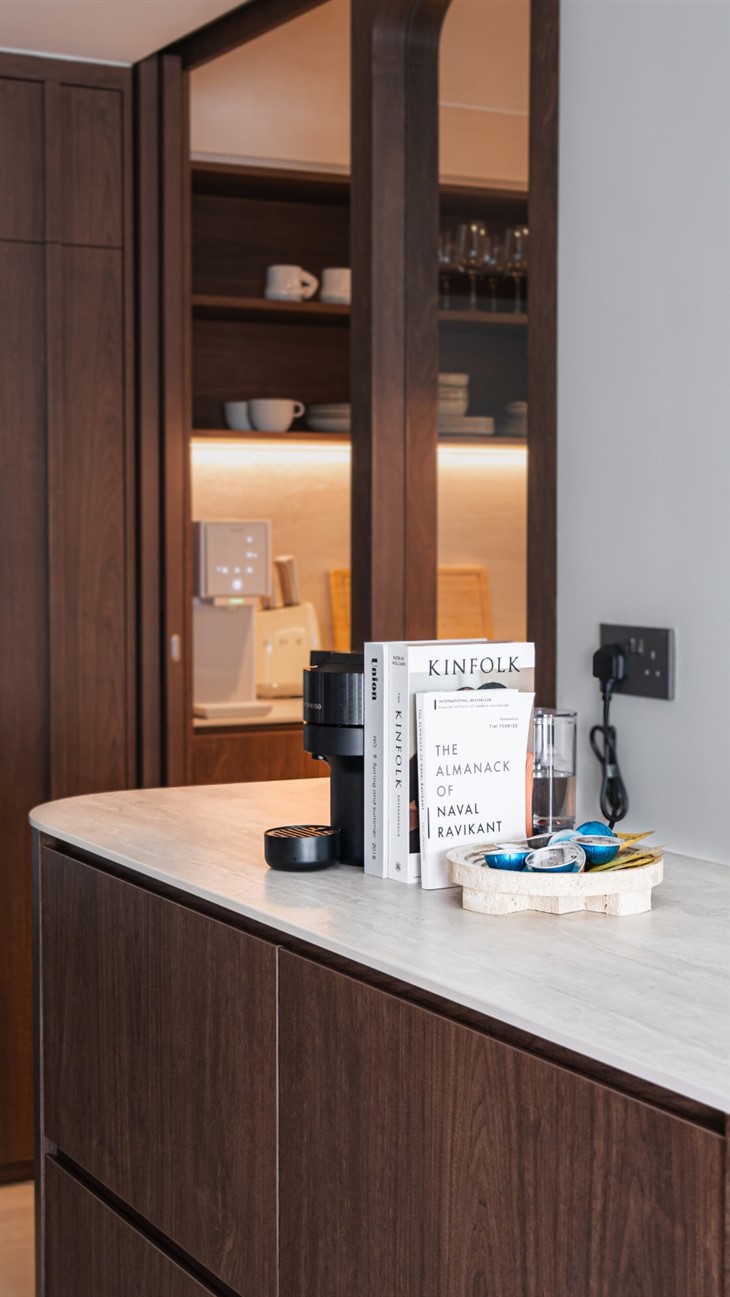 Large Format Porcelain Slabs Crème Travertino Sintered Stone Kitchen Countertops Backsplashes best
