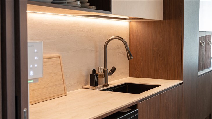 Large Format Porcelain Slabs Crème Travertino Sintered Stone Kitchen Countertops Backsplashes factory