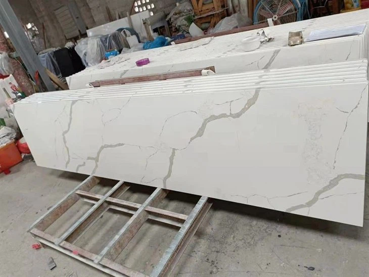 China-Factory-Quartz-Stone-Calacatta-Wholesale-Solid-Surface-Customized-Kitchen-Top-Quartz-Countertop.webp (5)(001)