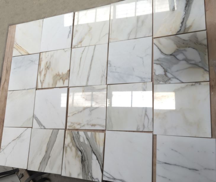 Italian White Natural Stone Calacatta Gold Marble Slabs/Tiles with Greyish/Veins