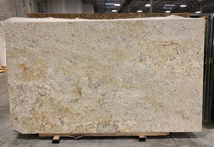Colonial-Gold-Granite-Slab-for-Kitchen-Countertop.webp (3)(001)