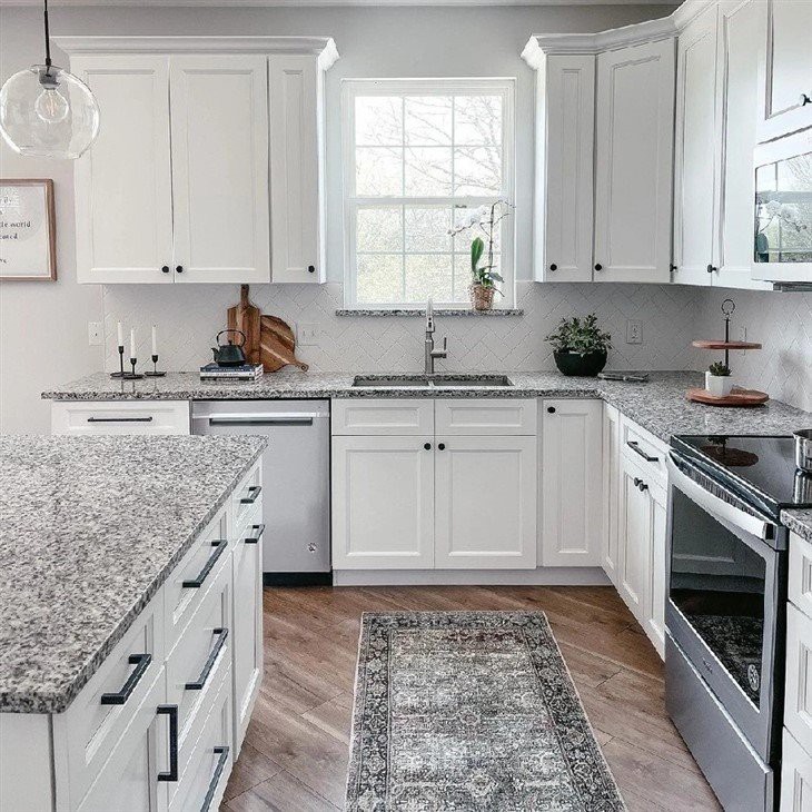 Luna-Pearl-Granite-for-Slab-Tile-Countertop-Bar-Top-Island-Bathroom-Kitchen.webp (4)