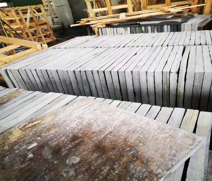Outdoor Rusty Slate Paving