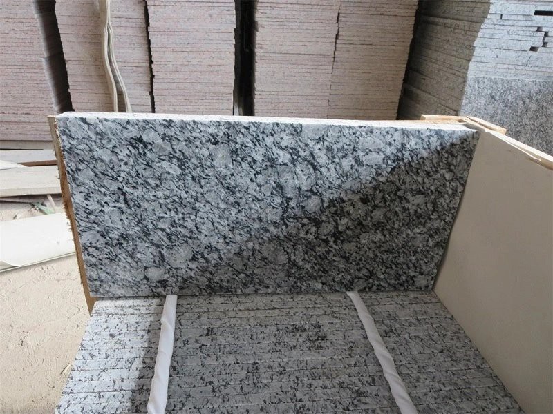 Polished Natural Spray White Granite Tiles For Interior Flooring And Walling