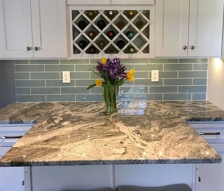 Silver-Cloud-Granite-Slab-for-Countertop-Kitchen-Island.webp (3)(001)